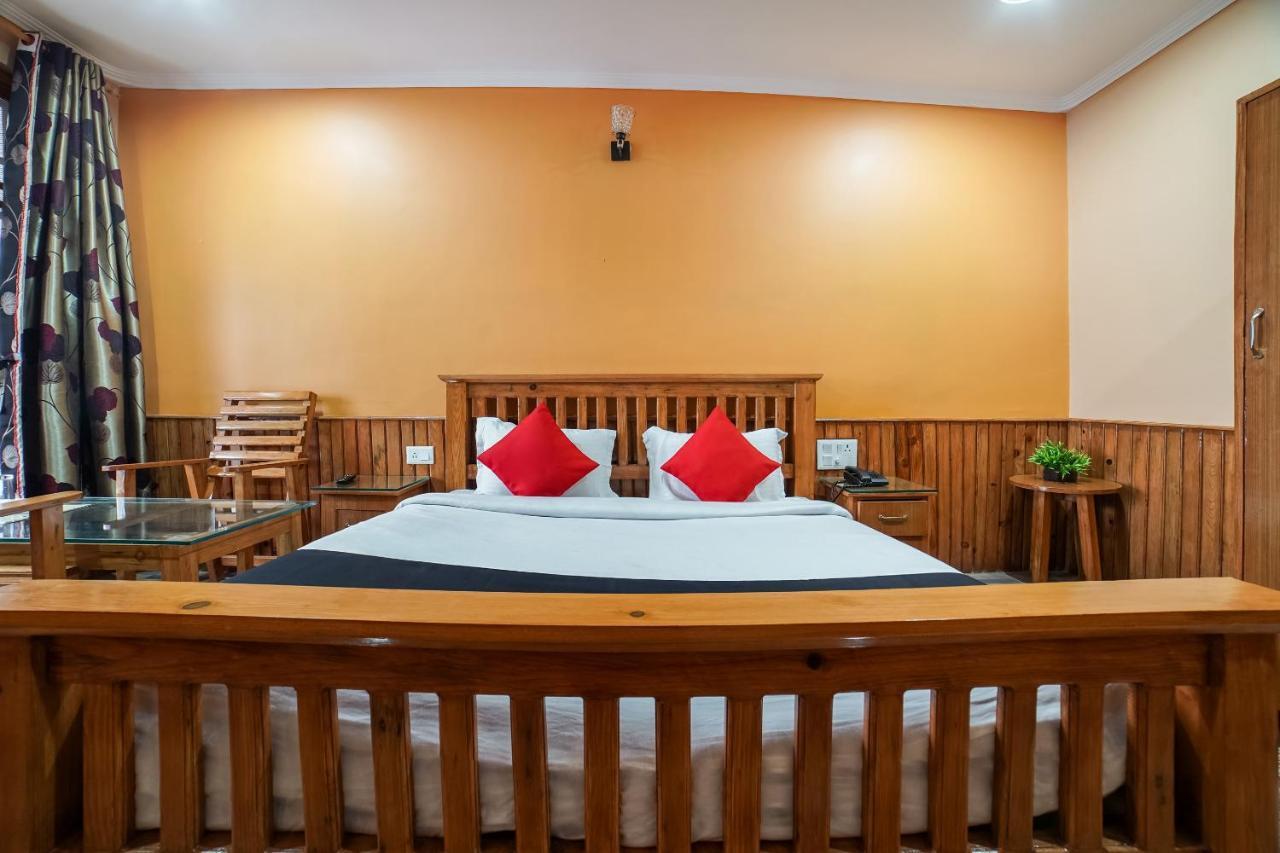 Capital O 47240 Hotel Blossom Resort Kausani Bagian luar foto